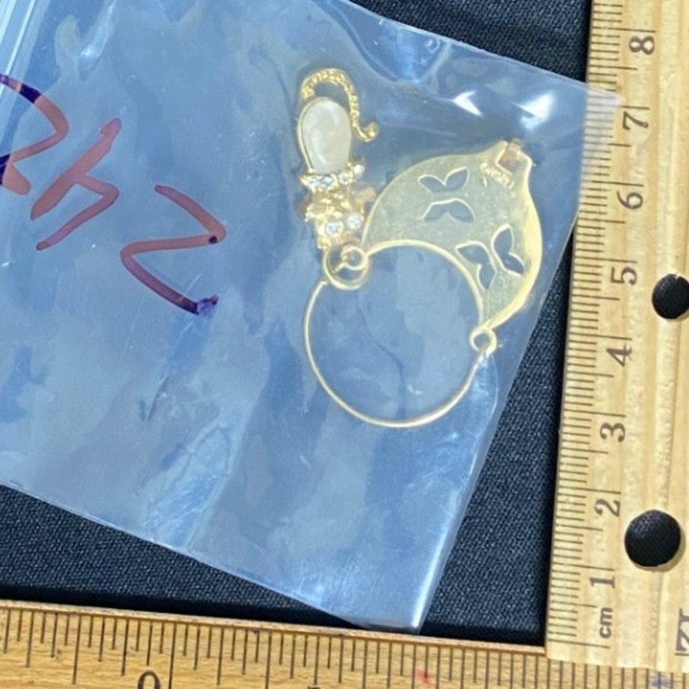Cute Cat Charm Dangle Earring Gold Tone